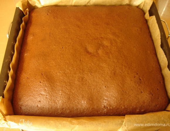 Для получения фруктового пюре натереть или измельчить в блендере любые фрукты.Из всех ингредиентов замешать тесто.Выложить в прямоугольную форму(у меня 20х20 см)и выпекать при t 180*C до готовности(ок.40 минут).