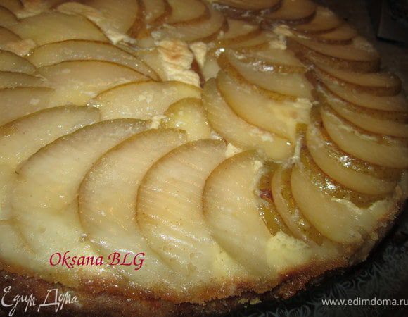 Готовую запеканку остудить. Перевернуть запеканку на блюдо.