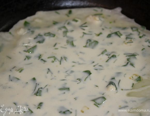 Выпекать на раскаленной сковороде с каплей растительного масла с двух сторон.