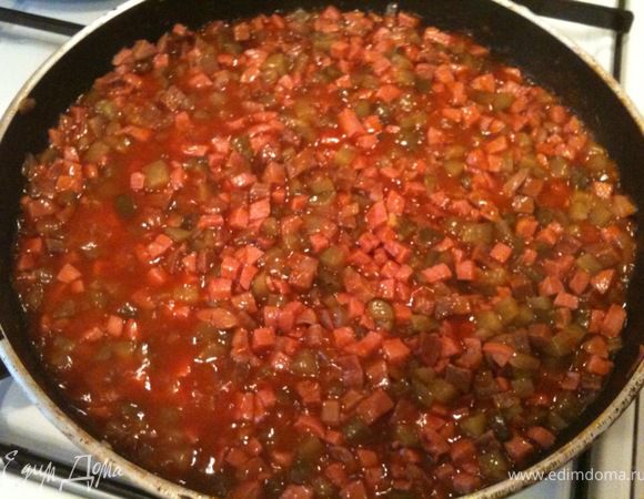 Перемешать и протушить минут 10.