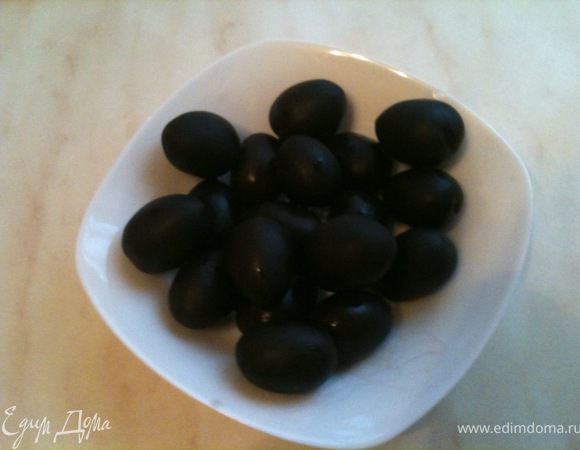 За 10 минут до окончания времени добавить маслины.