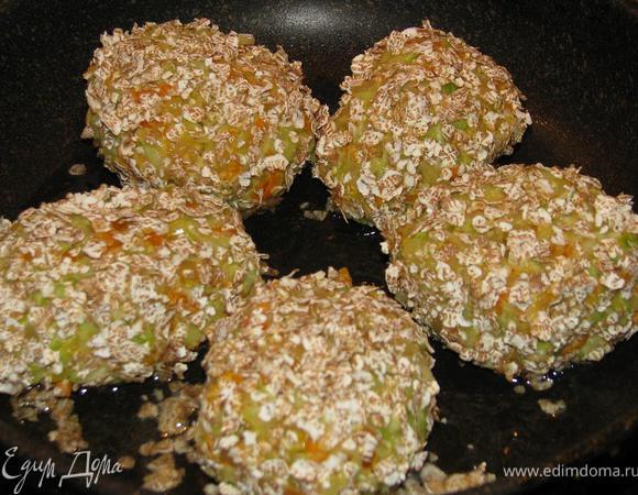 Поджариваем на растительном масле с обеих сторон.