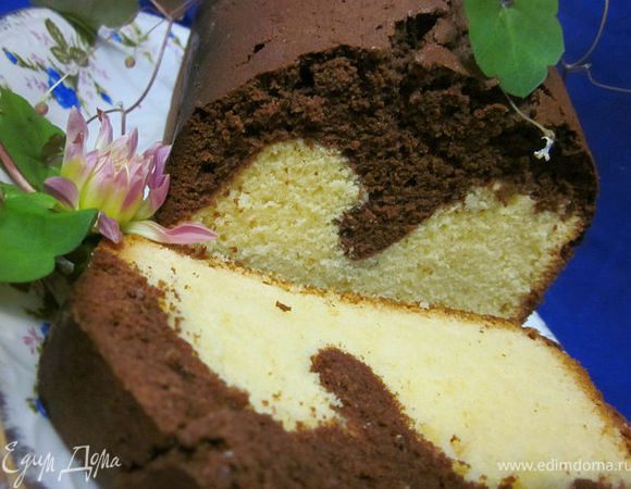 Можно и духовке. В формочке тефлоновой или силиконовой. При температуре 180 гр. около часа.
