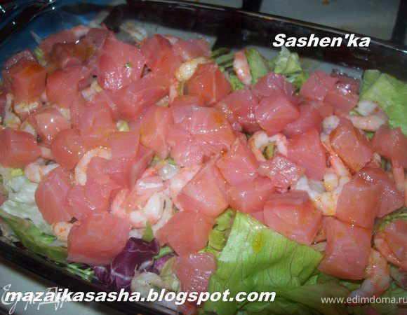 рыбу порезать кубиками 1*1 см