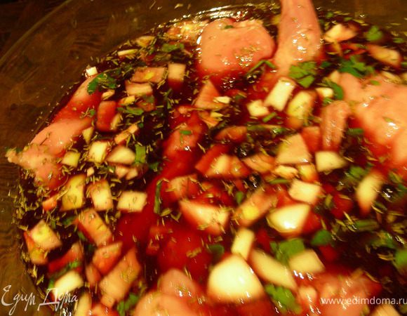 Смешиваем все ингредиенты для маринада, кладем туда нашего кролика и оставляем в закрытом контейнере в холодильнике на 2 дня.
