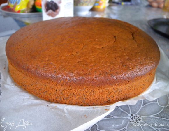 1. Испечь бисквит http://www.edimdoma.ru/recipes/20941. Этот же бисквит был и в торте "Белый трюфель" http://www.edimdoma.ru/recipes/22821