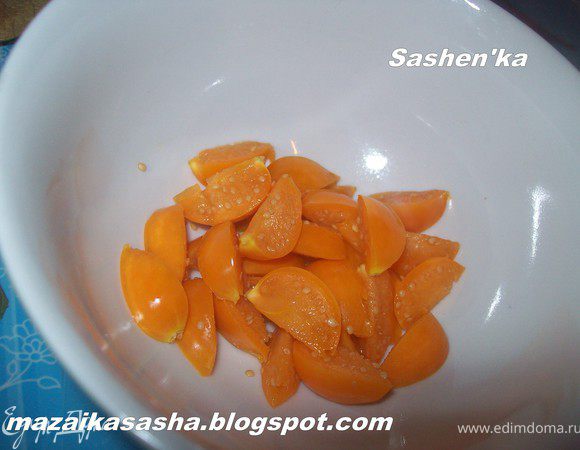  порезала каждую ягодку физалиса на 6 частей