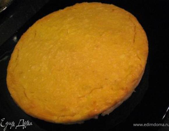 180 гр. 40 мин. У меня в этот раз творог и яйца домашние, но она всегда получается такая вот желтенькая.