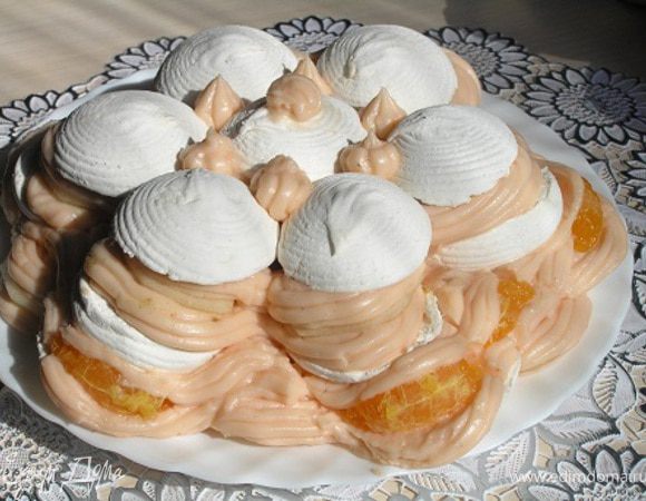 Готовый торт убрать в холодильник на пару часов. Приятного аппетита! :)