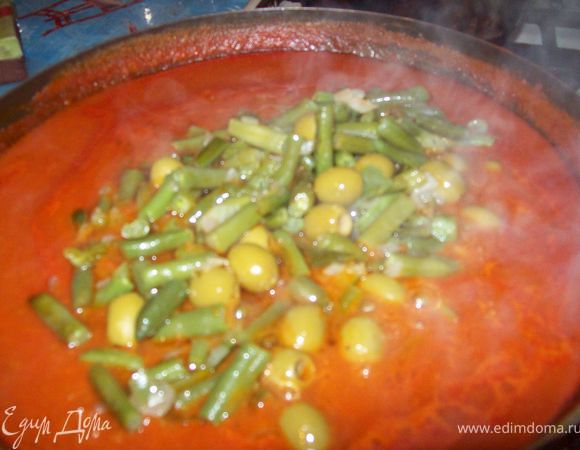 добавляем в томатную смесь и даем пару минут покипеть.