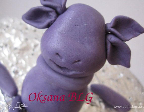 зубочисткой нарисовать нос. прикрепить ушки. Прикрепить ручки и ножки.