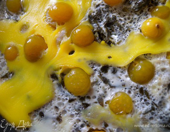 11. Эту, я думаю вы помните - "Тысяча желточков".  С физалисом. 