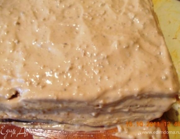 смазываем коржи кремом