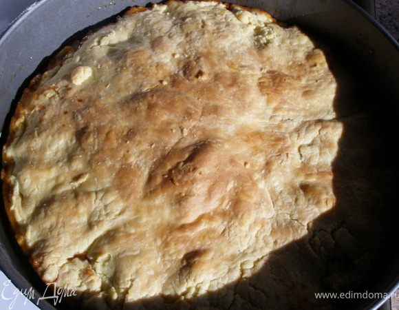 Выпекать в горячей духовке 30 минут. Я пока только приноравливаюсь к своей новой печке (купили благодаря "Едим дома" - в старой одно мучение было печь). В общем, сначала пекла на 180 гр, затем прибавила до 200 и в конце включила конвекцию.