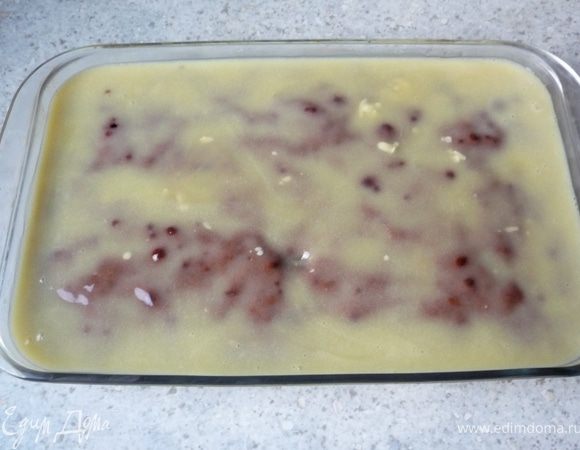 Пирог нарезать на 24 части.