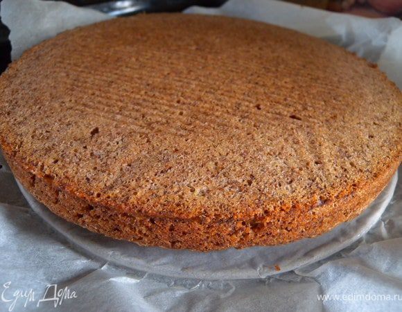 5. Испечь еще один бисквит такого же размера. 