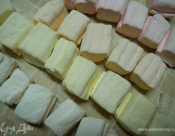 23. Мастика. Приготовить как всегда. Разобрать зефиринки по цветам. ........