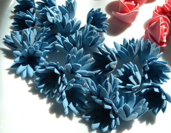 27. Типа цветок цикория. 