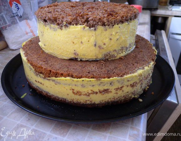 34. Утром я сняла сначала верхнее кольцо, потом нижнее. Сняла верхний ярус вместе с дном и переложила на нижний. 