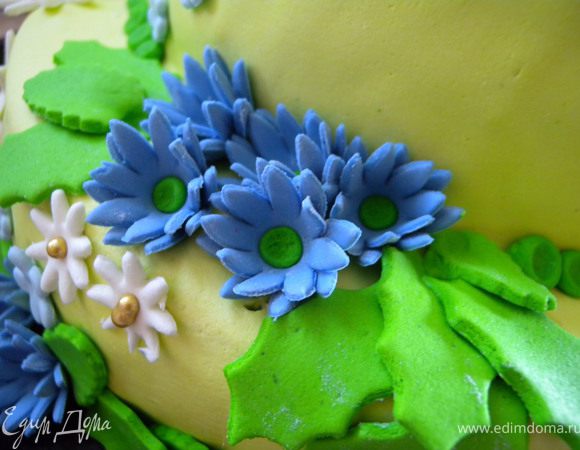 41. Приклеиваем цветочки. 