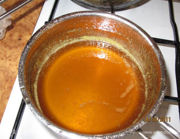 Вот, что получится. На вкус - один восторг! Муж отлил себе и пил чай с получившимся сиропом.