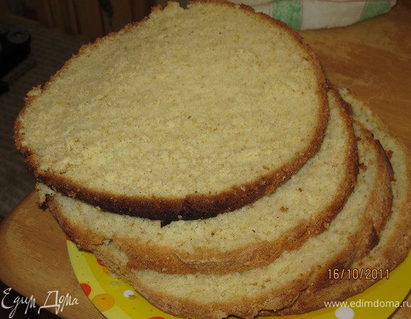 Разрезаем его на 4 коржа.