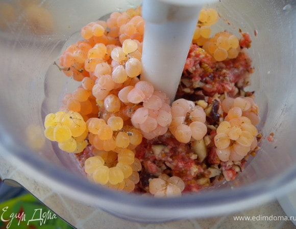 6. Я сделала не "масло" а оставила немного, так чтобы косточки чувсвовались и с малины и с инжира... и орешки тоже чтобы чувствовались. 