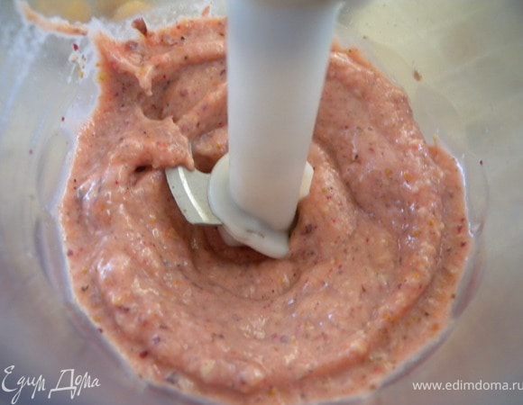 7. Заправить травками. У меня смесь через мельничку. 