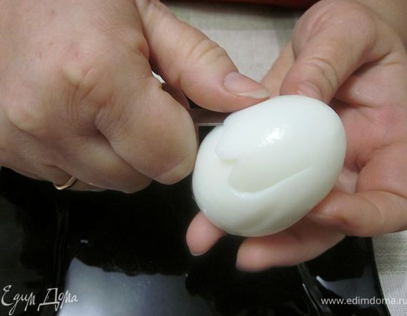 2)И так лепесток за лепестком по кругу плавными, волнообразными  движениями