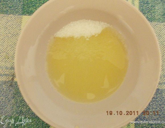 отжать 2 ст.ложки сока из апельсинов