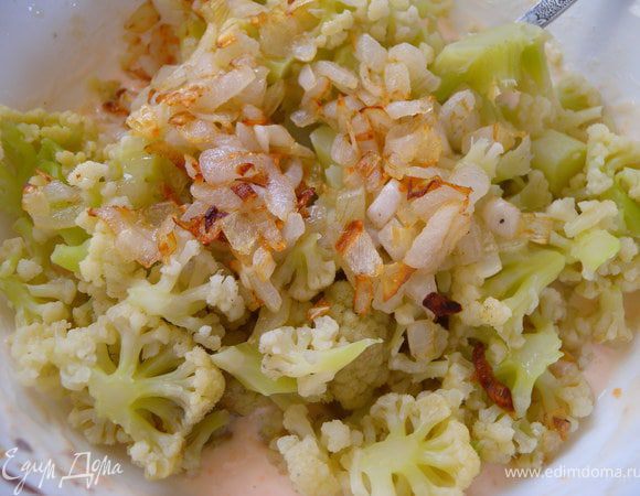 5. Перемешать с капустой, морковкой и физалисом. 