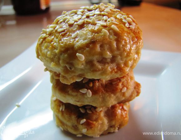 И получаем мини булочки со вкусом банана и привкусом кунжута.