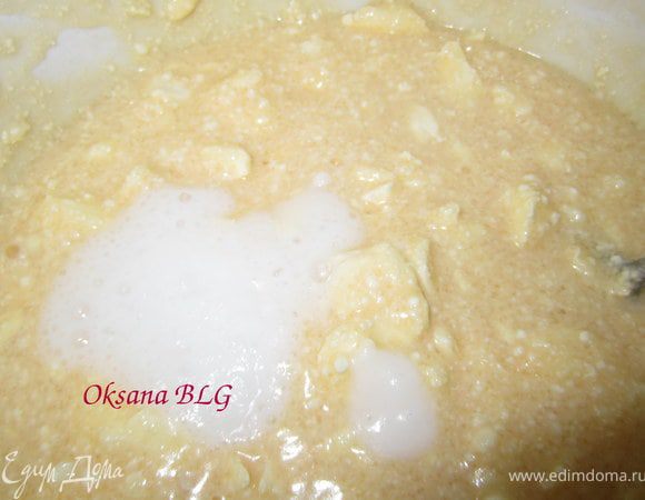 Добавить соду(гашеную лимонным соком или уксусом)