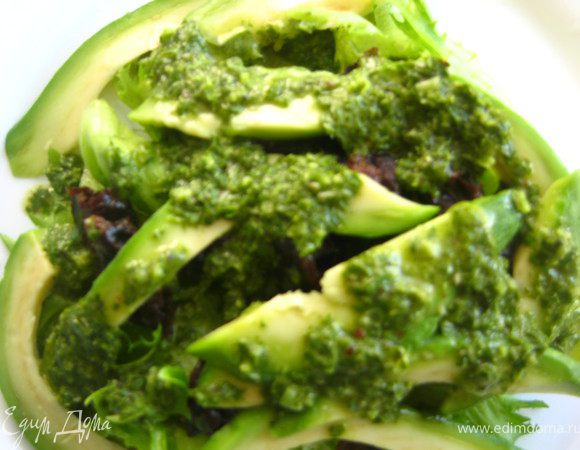 Щедро полить соусом