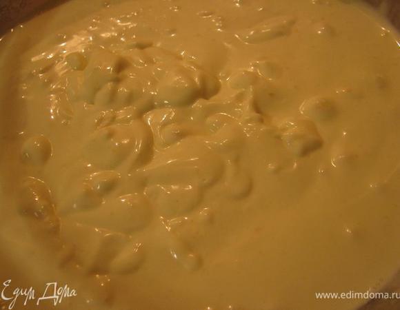 Взбиваем блендером до кремообразного состояния, если получилась слишком густая, добавьте еще пару ложек молока.