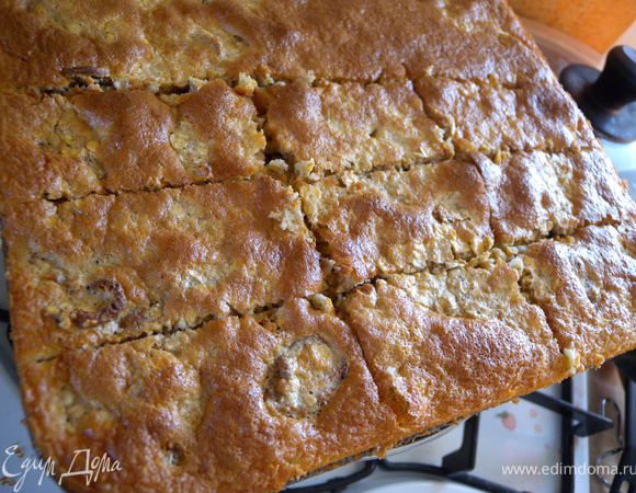 9. Остудить в форме. Порезать на кусочки. Дополнительно можно посыпать (если есть желание) сахарной пудрой и корицей (я так не делала). 