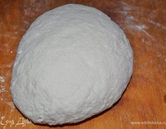 Замесить тесто(кефир,творог,соль,мука,сода)