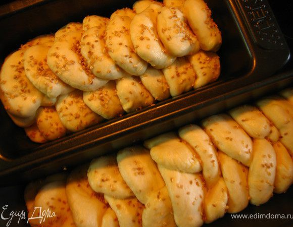 Поставить на 30 минут в теплое место на расстойку.