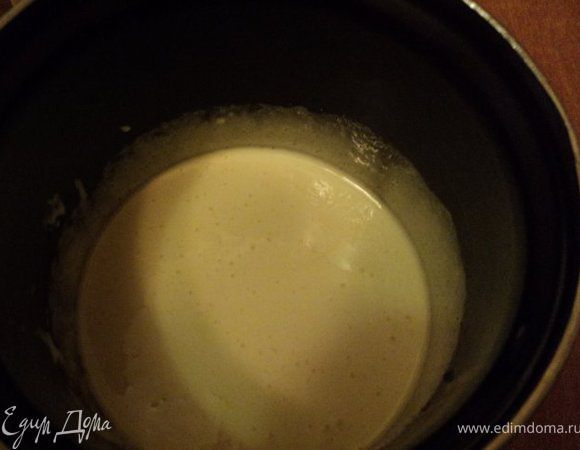 Желтки растереть с сахаром.