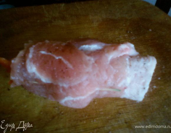 Скрепить зубочисткой.