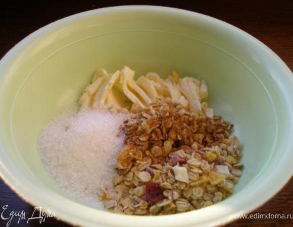 Смешать ингредиенты для начинки.