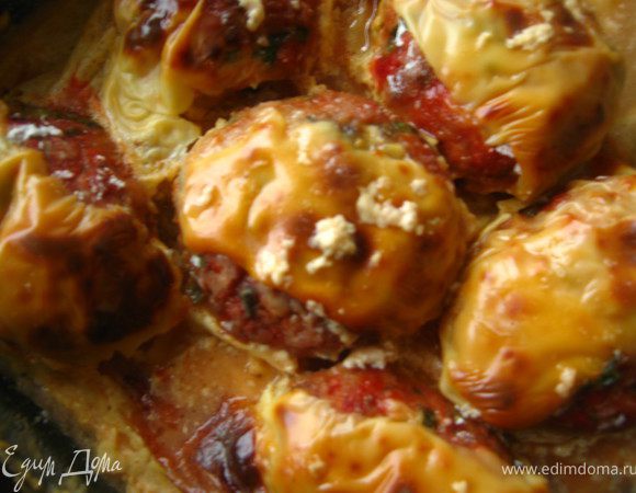 Ставим в разогретую до 190гр духовку на 30 минут. Если тефтели маленького размера, на 20-25 минут. У меня крупные.