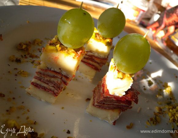 Можно пойти еще далее и оформить как закуску... 