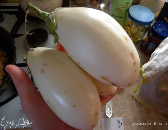 Приготовить овощи. У меня мои любимые баклажаны. Я их в этот раз не чистила от кожуры. 