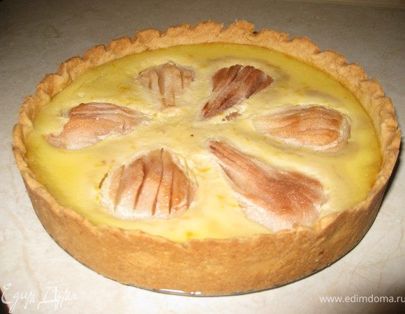 Выпекаем пирог в духовке, разогретой до 190 градусов.