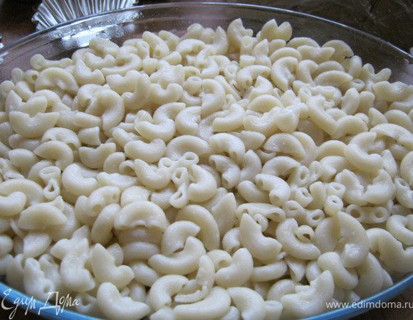 На печень макароны.