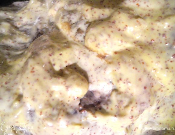 Итак, говядину я замариновала в "Дижонезе" примерно на сутки (хранилась в холодном месте).