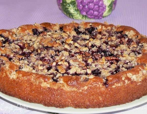 Духовка 180-200 градусов Цельсия/Выпекать 50 минут, пирог хорошо поднимется и зазолотится.
Приятного аппетита!

