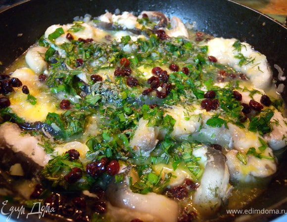 Далее. Так как апельсины были сладкими, мне захотелось чет-то их закислить. Я добавила калину. Кстати, она потушилась, стала мягкой и очень вкусной. Не мешали даже косточки. Думаю, аналогично можно и со свежей. 