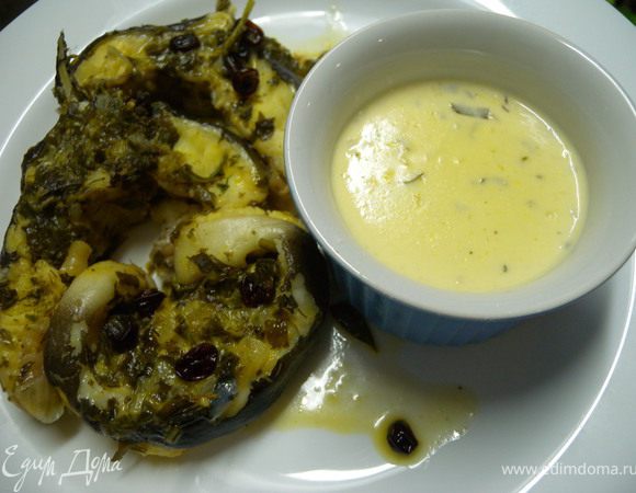 Ввести сливки (помешивая). Хорошо перемешать до однородности. Отправить обратно на огонь и немного прогреть. Получилось очень даже вкусно. Я не представляла, как столько разных трав могу между собой подружиться. Особенно я боялась шалфея. 